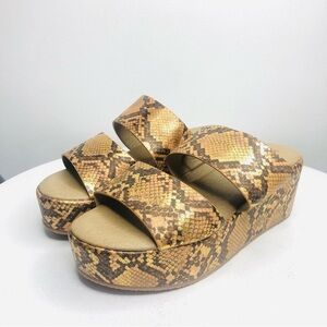 Corkys Shamrock Tan Snakeskin Platform Open Back Sandals SZ 7. RR1